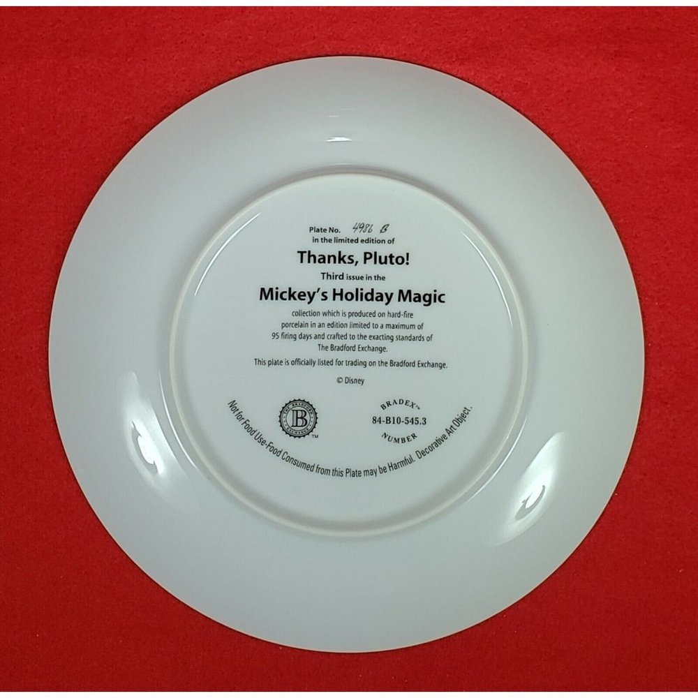 Mickey's Holiday Magic Collectors Plate "Thanks Pluto!" by Bradford MIB +COA - Picture 2 of 3
